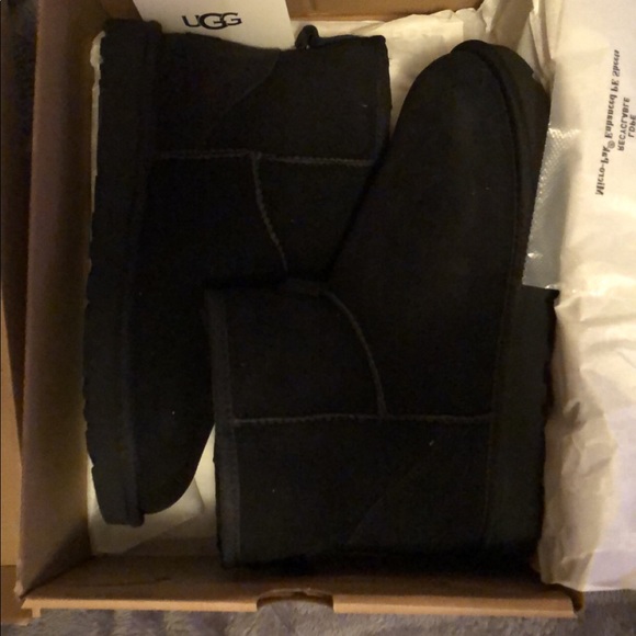 Black mini UGG boots - Picture 5 of 5